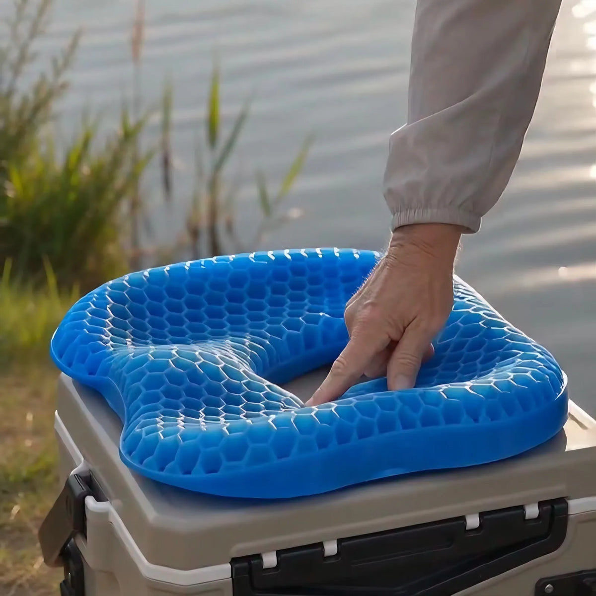 MaxCgo Honeycomb Cushion — Standard